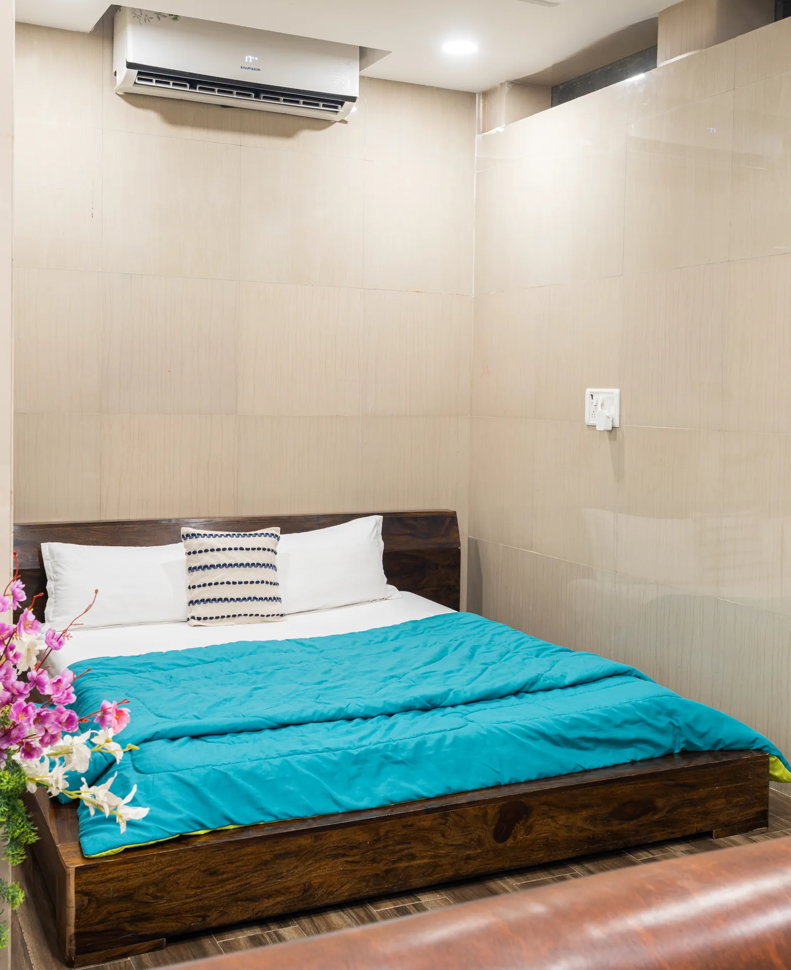Fifth Bedroom 1 at Hilltop Hideaway, Mumbai